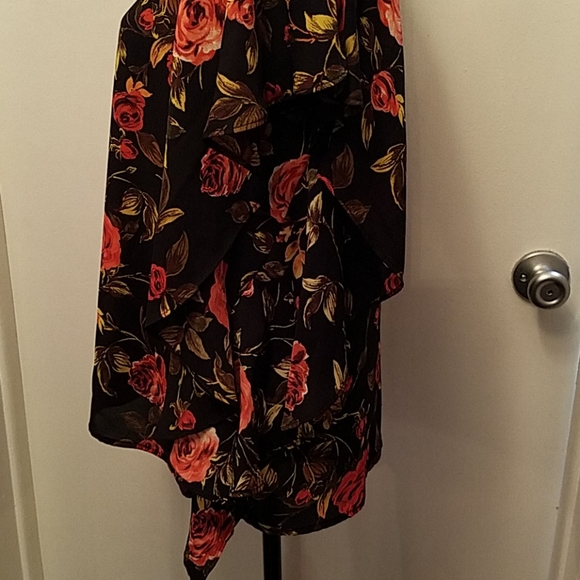 Floral Print Blouse - Picture 3 of 7